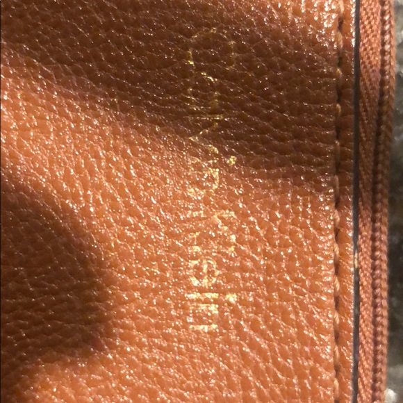 Calvin Klein - Picture 2 of 4